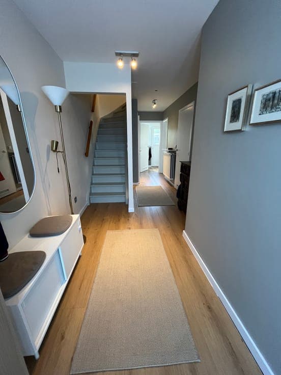 4-bed house with garden