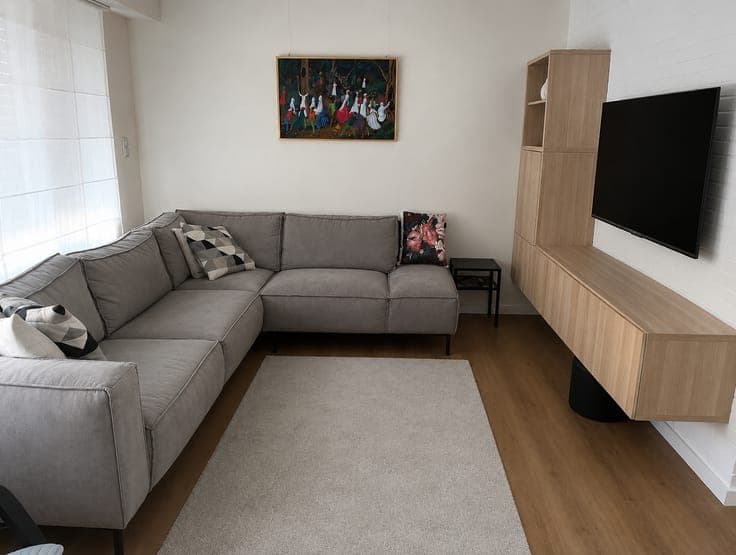 4-bed house with garden