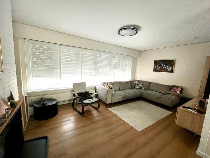 4-bed house with garden