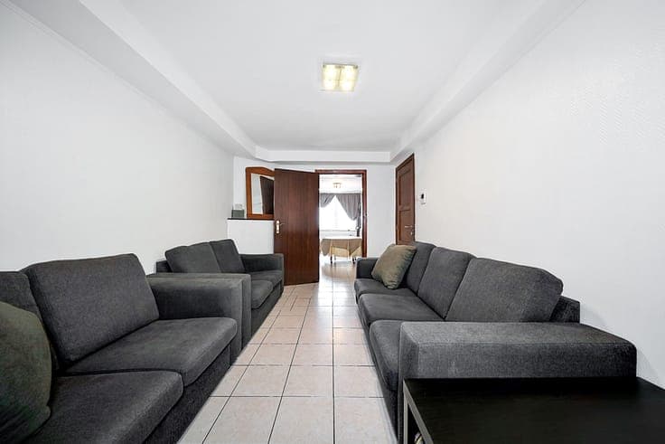 4-bedroom house – potential for 2 apartments