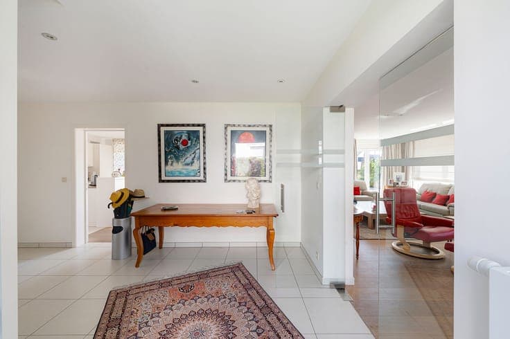 Renovated villa located just steps from the sea wall at Albe