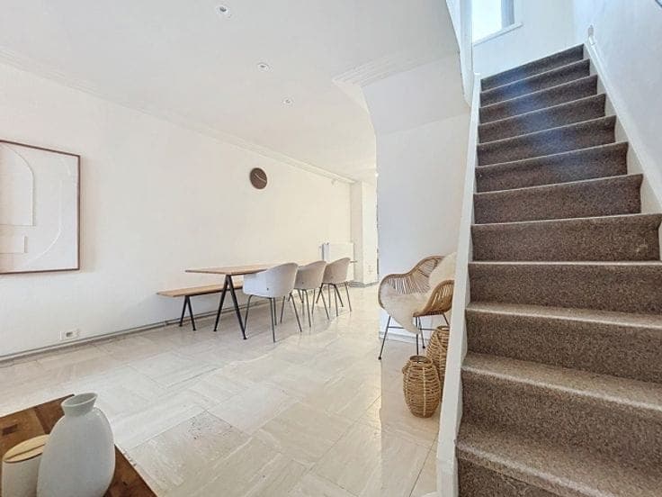 Bright home with 3 bedrooms and a garden in a prime location