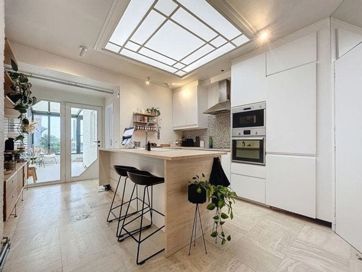 Bright home with 3 bedrooms and a garden in a prime location