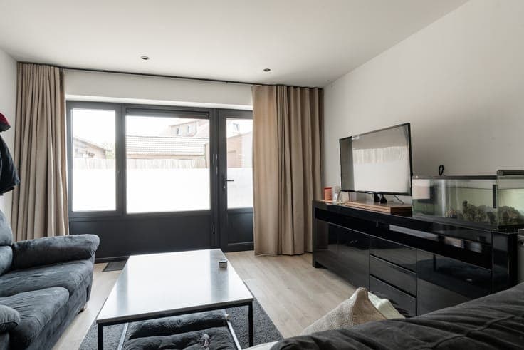 Compacte volledig gerenoveerde woning