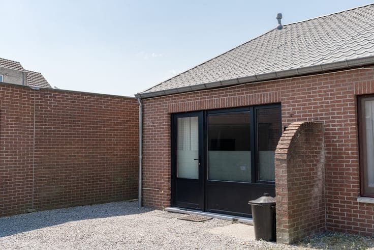 Compacte volledig gerenoveerde woning