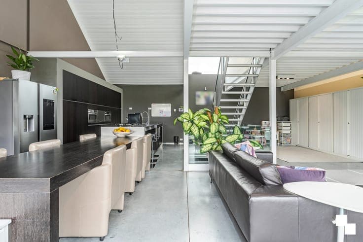 Industriële loft/woning op perceel van 460m² nabij centru...