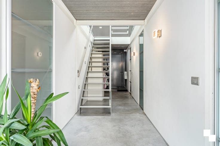 Industriële loft/woning op perceel van 460m² nabij centru...