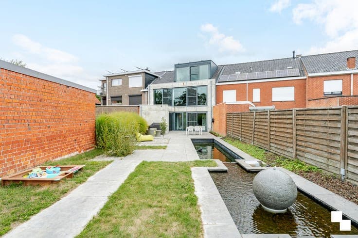 Industriële loft/woning op perceel van 460m² nabij centru...