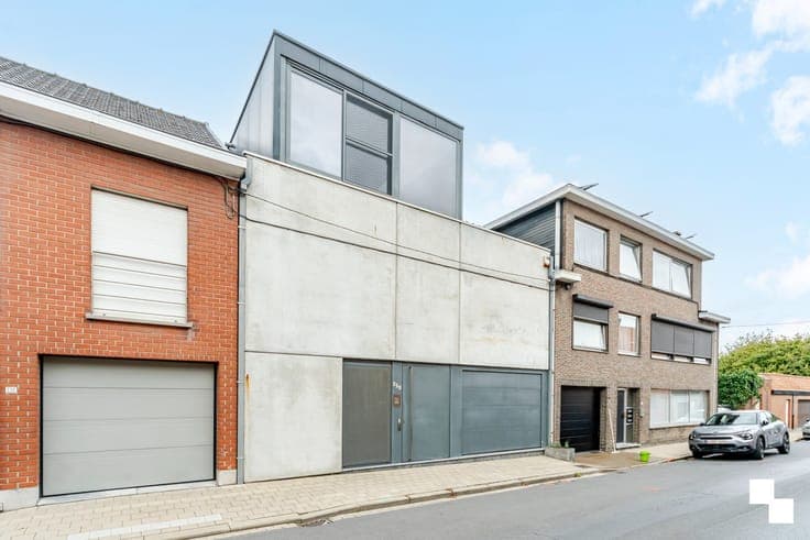 Industriële loft/woning op perceel van 460m² nabij centru...