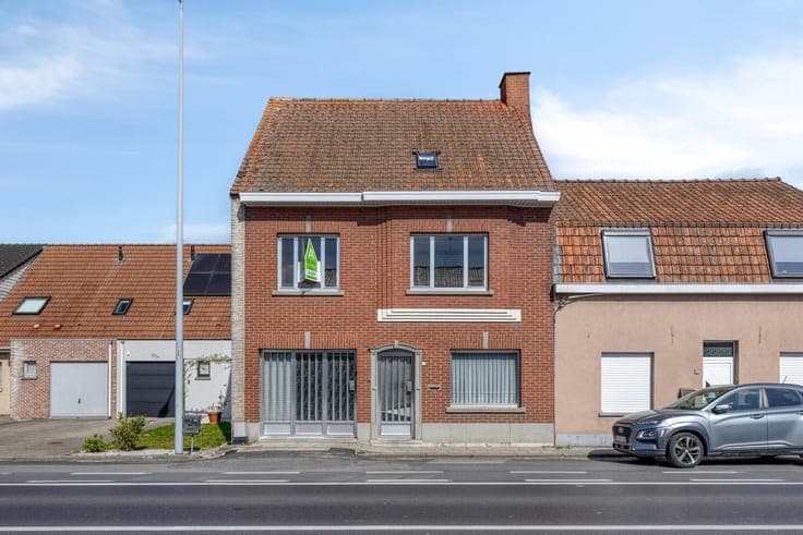 Kloeke woning met 3 slaapkamers, garage en uitzonderlijk ...