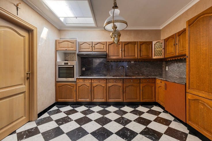 Kloeke woning met 3 slaapkamers, garage en uitzonderlijk ...