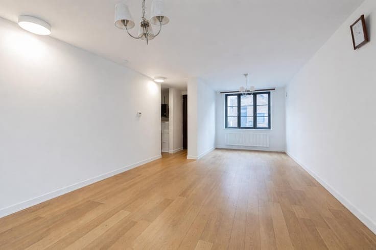 Cuesmes – One-Bedroom House with Outdoor Space – For Sale
