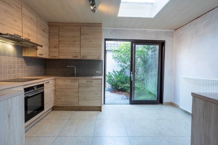 compacte rijwoning nabij centrum Wetteren met potentieel