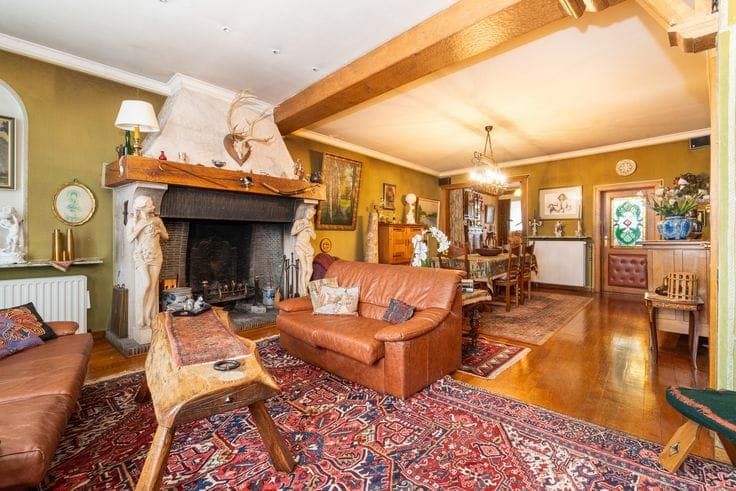 Characterful home with 4 bedrooms in the heart of Eeklo