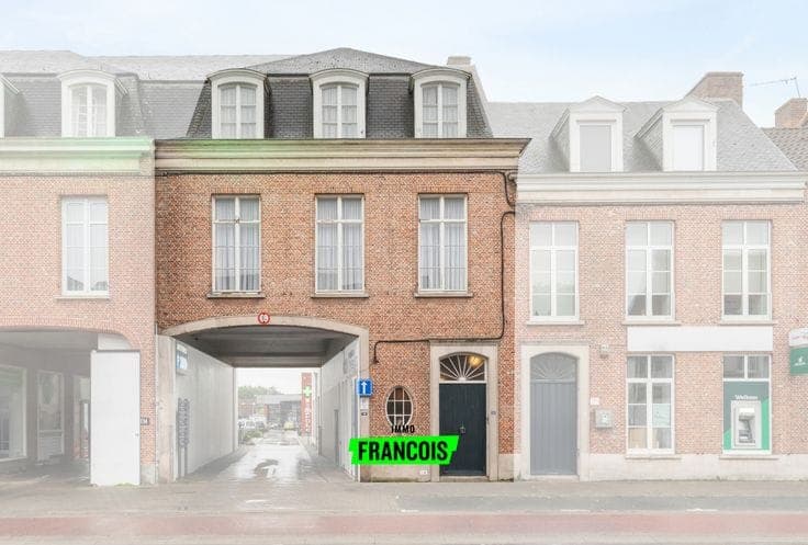 Characterful home with 4 bedrooms in the heart of Eeklo