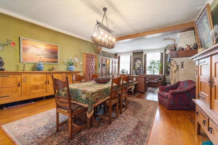 Characterful home with 4 bedrooms in the heart of Eeklo