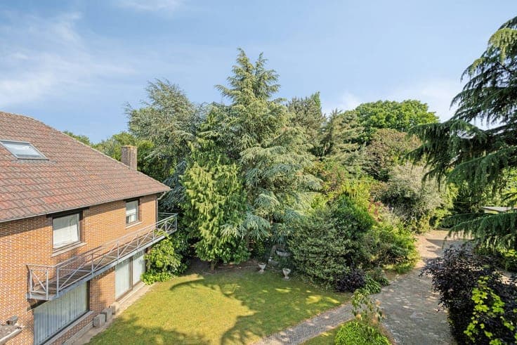 Villa or two-family house with park garden in Boom, partly t