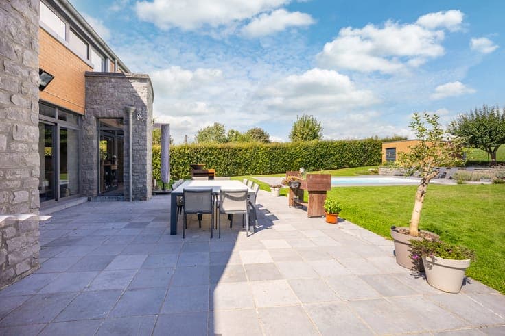 Magnificent upscale property in the heart of Soiron