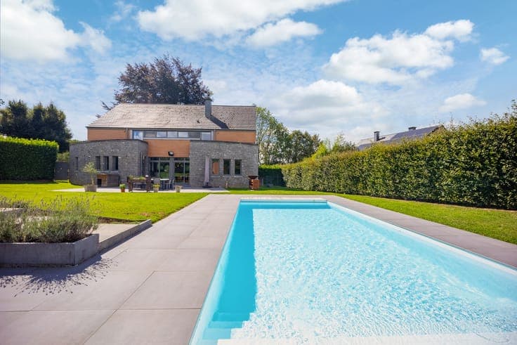 Magnificent upscale property in the heart of Soiron