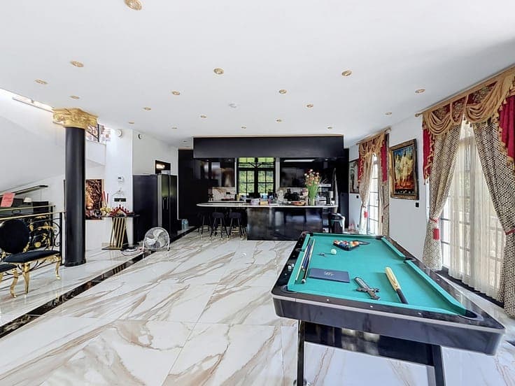 Exceptional Luxury Villa with 4 Bedrooms + Home Office