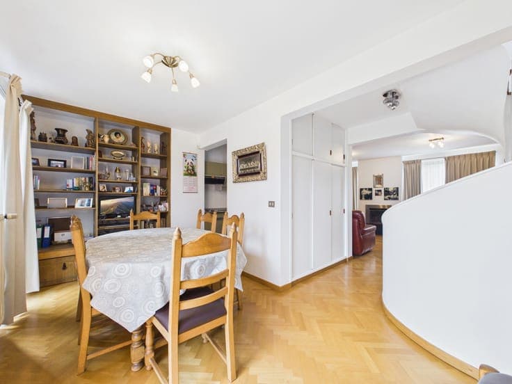 Maison +- 140 M² 3 chambres avec jardin, garage et bureau