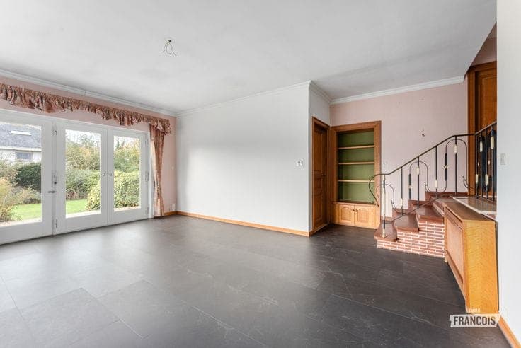 A family home ready to move into, set on a spacious plot of…