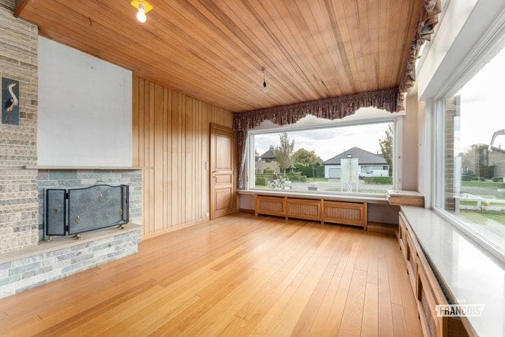 A family home ready to move into, set on a spacious plot of…