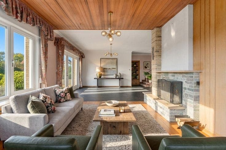 A family home ready to move into, set on a spacious plot of…