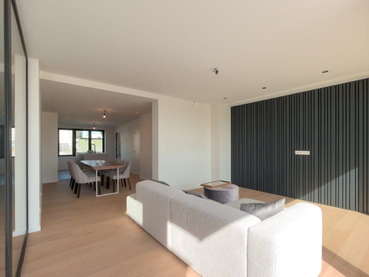 Volledig gerenoveerd woning met prachtige en Zuid-West ge...