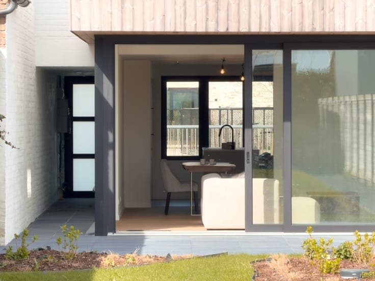 Volledig gerenoveerd woning met prachtige en Zuid-West ge...
