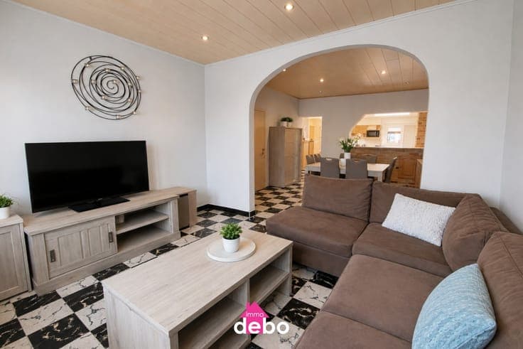 Instapklare ruime gezinswoning met 3 slaapkamers, open ke...