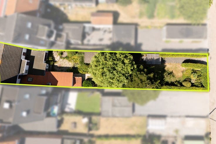 Spacious mixed-use property with practice/office space, wait