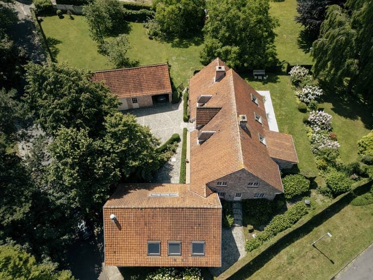 Beautifully located farmhouse style country house for sale i