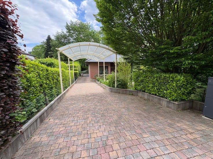 Spacious 3-bedroom house with an 875 m² garden in Alsemberg