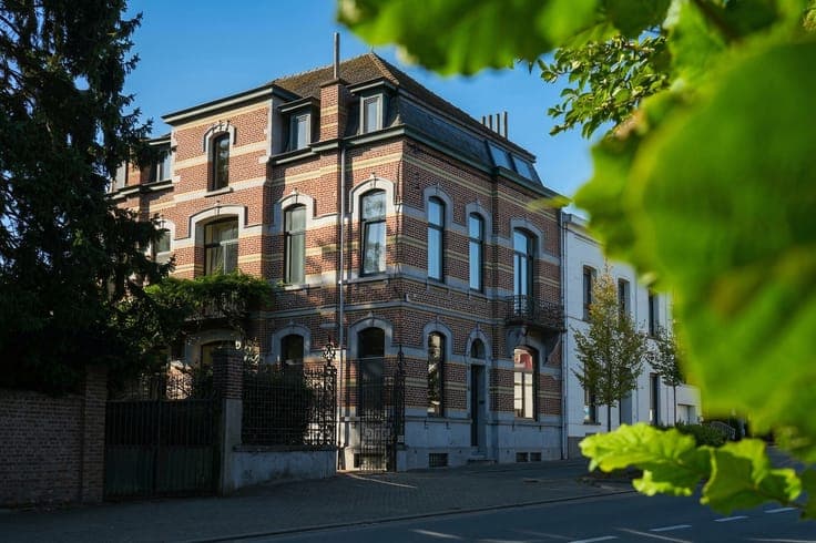 Characterful Bourgeois Residence in the Heart of Frasnes