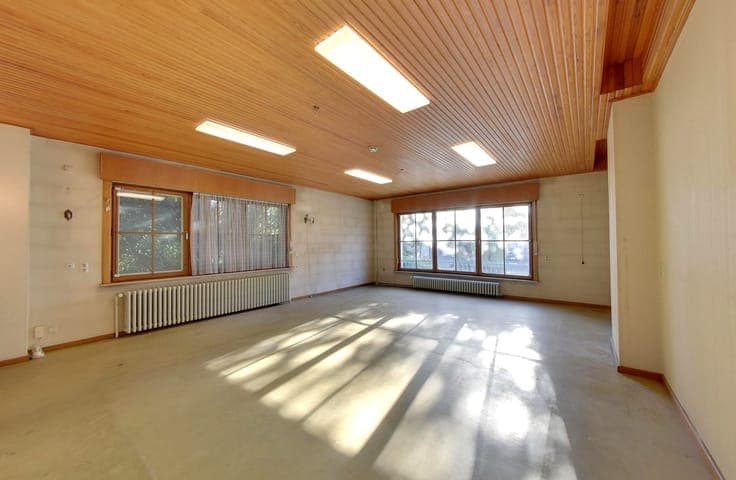 Uitzonderlijk ruime woning met praktijkmogelijkheden op t...