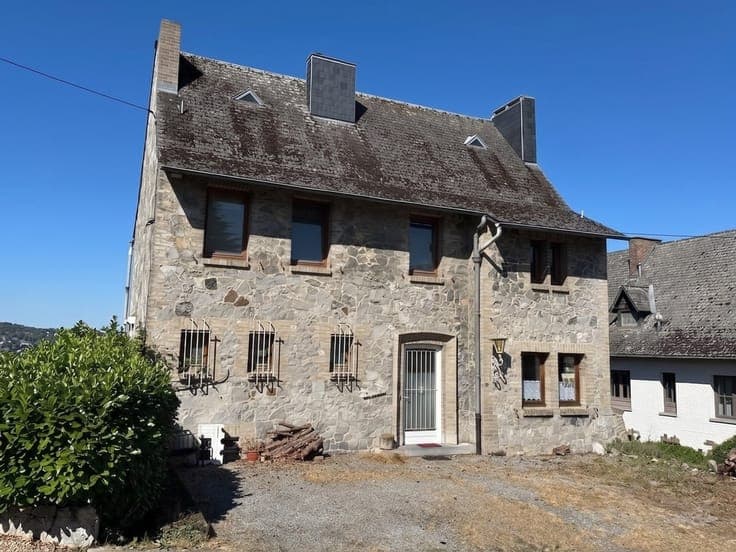villa en pierre