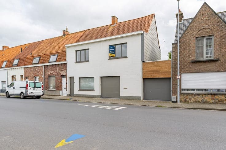 Ready-to-move-in, light-filled house with 3 bedrooms, sunny