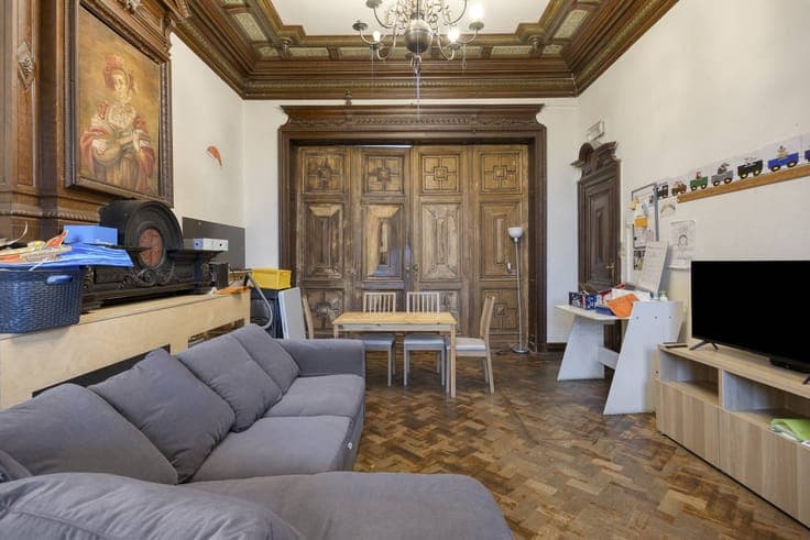 7-bedroom townhouse to be refreshed with city garden.