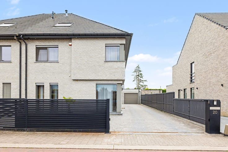 SPACIOUS SEMI-DETACHED HOUSE IN QUIET, CHILD-FRIENDLY NEIGHB