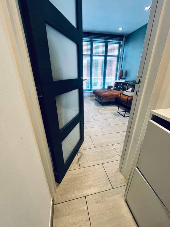 Commercial with one bedroom and garden