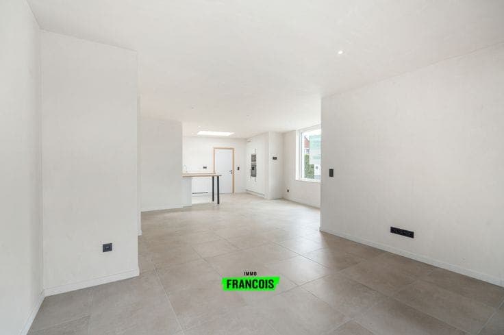 Thoroughly renovated three-bedroom house in Lievegem