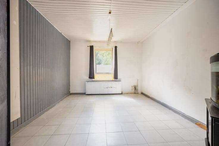 165m² 5-Bed House with Garden & Garage