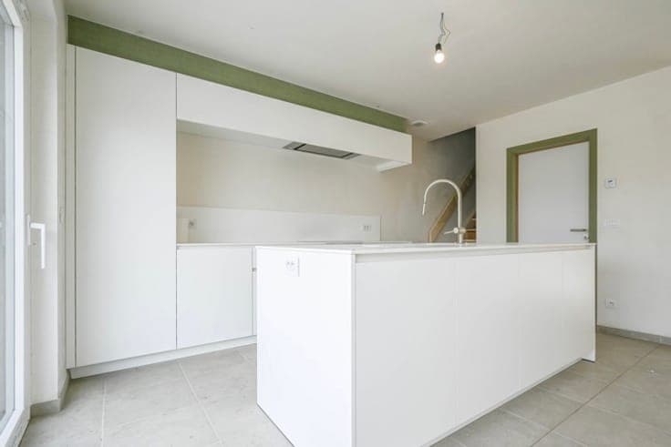 Halfopen nieuwbouwwoning met tuin in Sint-Denijs-Westrem