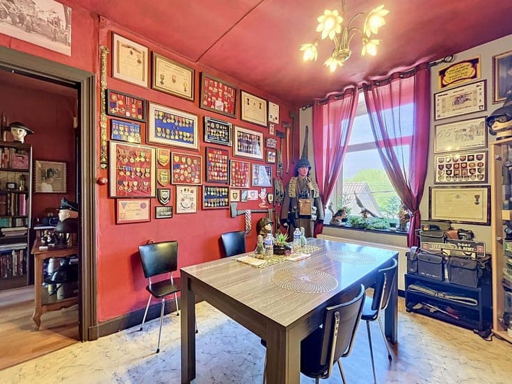 INVEST - 2 APPT + LOGEMENT COLLECTIF (5 UNITÉS) + GARAGE