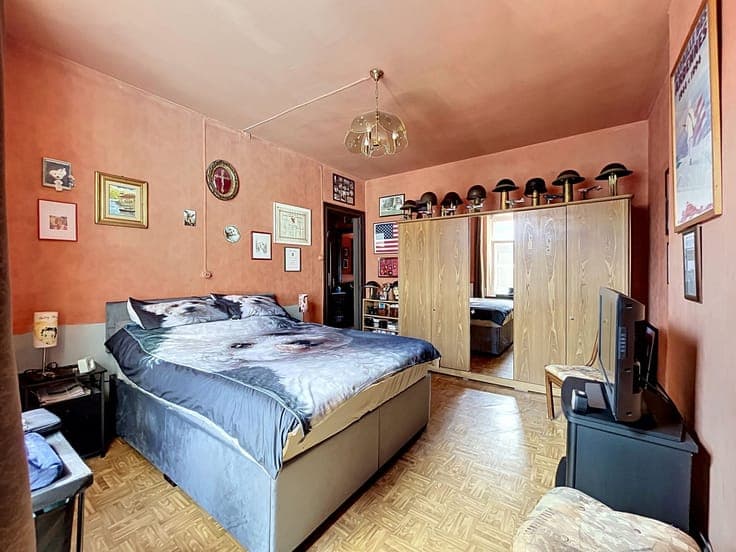 INVEST - 2 APPT + LOGEMENT COLLECTIF (5 UNITÉS) + GARAGE