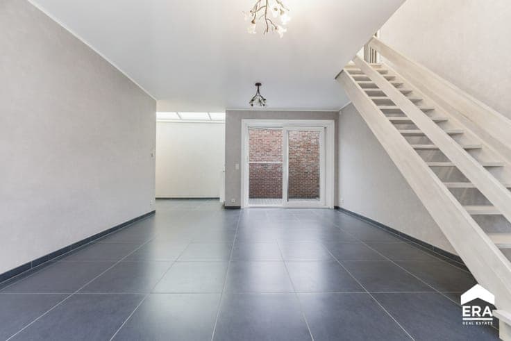 Recent family home in Heuvelland centre