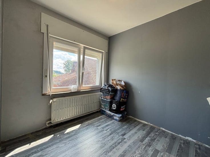 HOUSE TO REFRESH WITH 3 BEDROOMS AND GARDEN