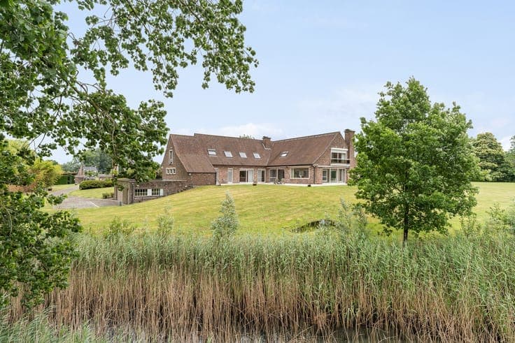 Volop privacy en ruimte in deze landelijke villa, incl de...