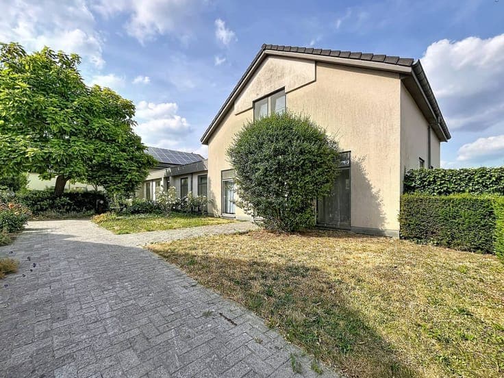 Semi-detached building in the center of Aalter for sale